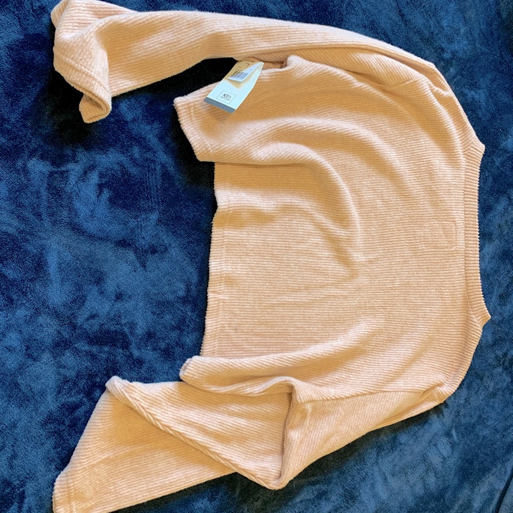 Clay pink cozy crop crew neck from rip curl brand new